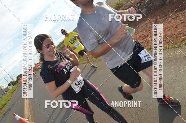 Buy your photos of the event1 Beer Run Expo guas on Fotop