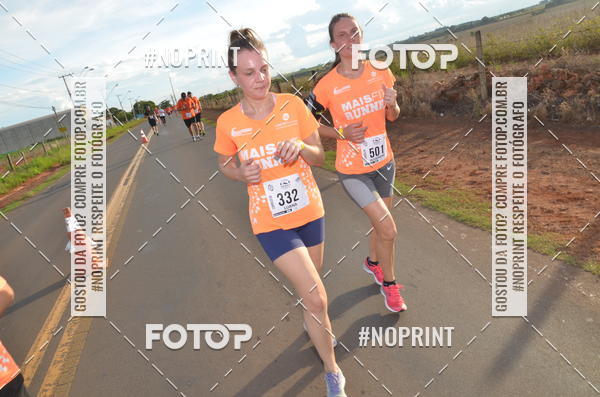 Buy your photos of the event1 Beer Run Expo guas on Fotop