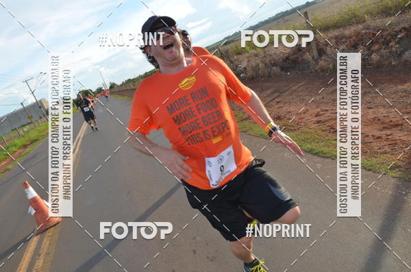 Buy your photos of the event1 Beer Run Expo guas on Fotop