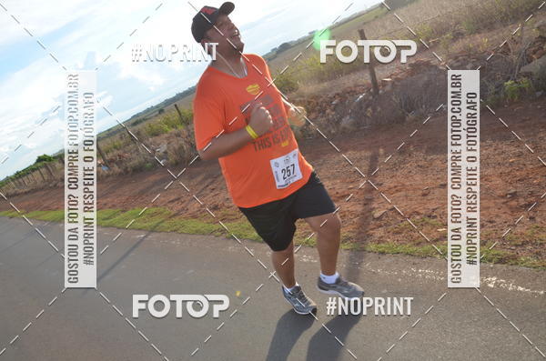 Buy your photos of the event1 Beer Run Expo guas on Fotop