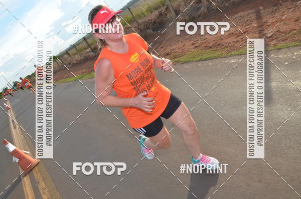 Buy your photos of the event1 Beer Run Expo guas on Fotop
