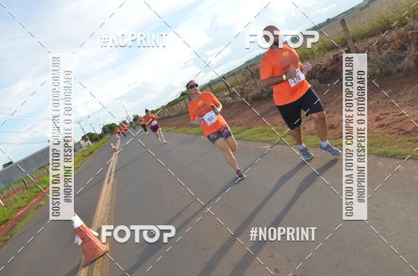 Buy your photos of the event1 Beer Run Expo guas on Fotop