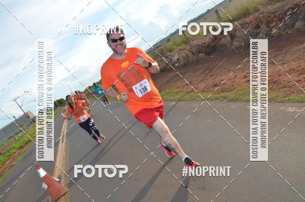 Buy your photos of the event1 Beer Run Expo guas on Fotop