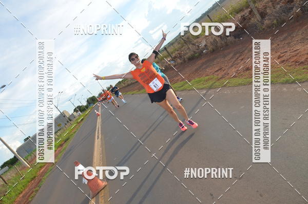 Buy your photos of the event1 Beer Run Expo guas on Fotop