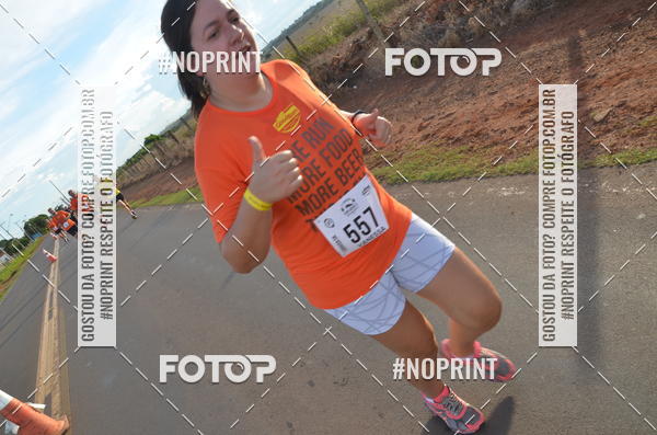 Buy your photos of the event1 Beer Run Expo guas on Fotop
