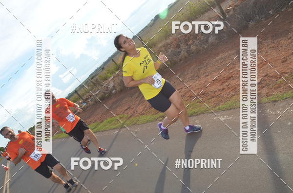 Buy your photos of the event1 Beer Run Expo guas on Fotop