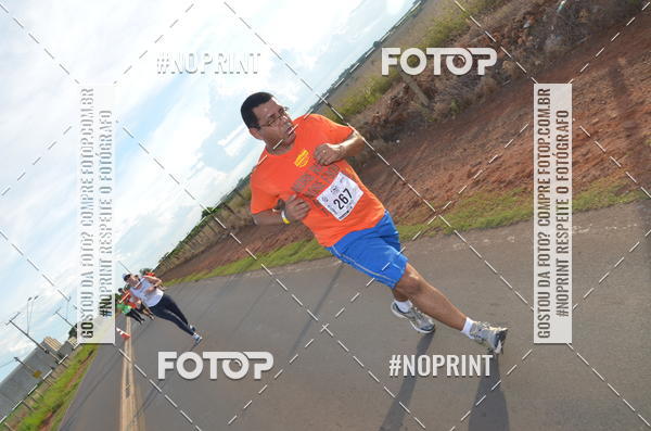 Buy your photos of the event1 Beer Run Expo guas on Fotop