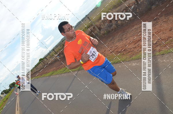Buy your photos of the event1 Beer Run Expo guas on Fotop