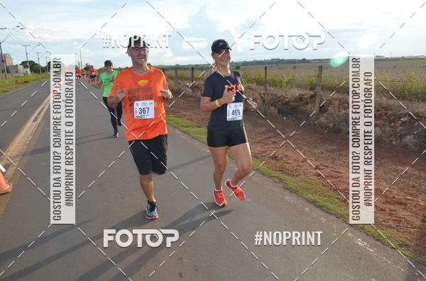 Buy your photos of the event1 Beer Run Expo guas on Fotop