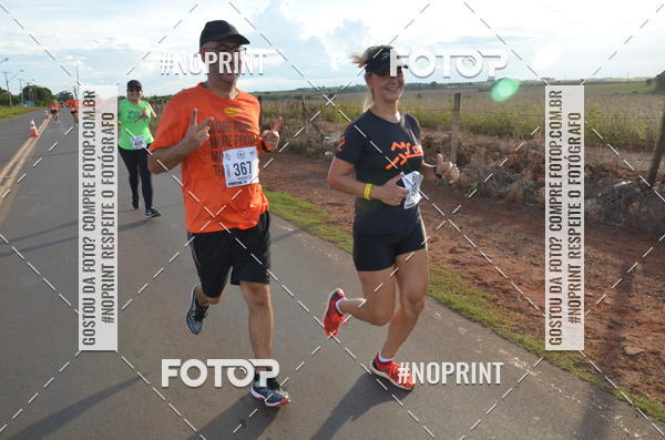 Buy your photos of the event1 Beer Run Expo guas on Fotop