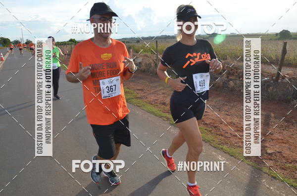 Buy your photos of the event1 Beer Run Expo guas on Fotop