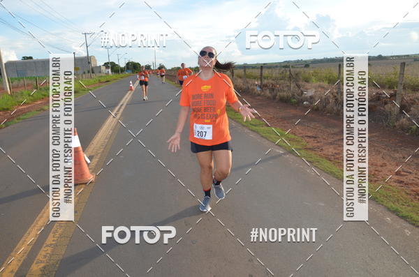 Buy your photos of the event1 Beer Run Expo guas on Fotop