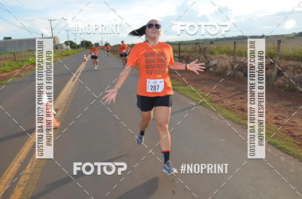Buy your photos of the event1 Beer Run Expo guas on Fotop