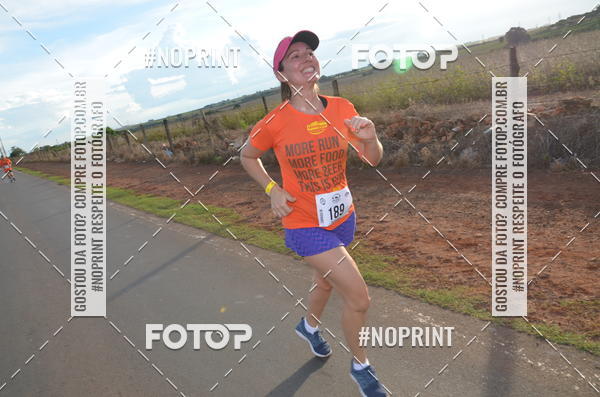 Buy your photos of the event1 Beer Run Expo guas on Fotop