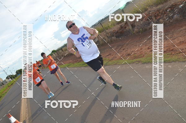 Buy your photos of the event1 Beer Run Expo guas on Fotop