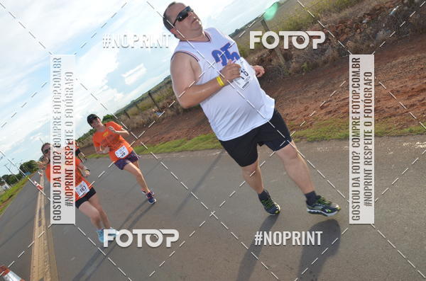 Buy your photos of the event1 Beer Run Expo guas on Fotop
