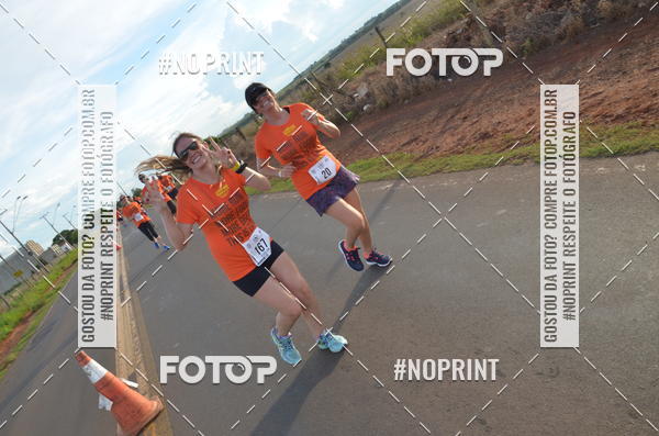 Buy your photos of the event1 Beer Run Expo guas on Fotop