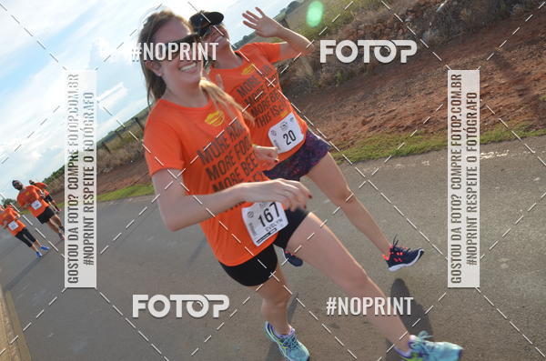 Buy your photos of the event1 Beer Run Expo guas on Fotop