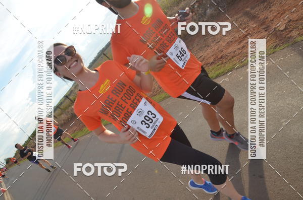 Buy your photos of the event1 Beer Run Expo guas on Fotop