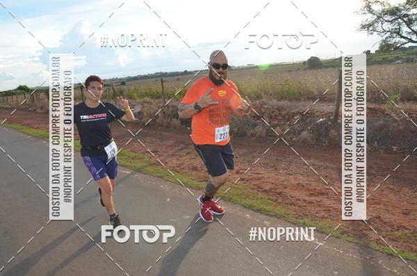 Buy your photos of the event1 Beer Run Expo guas on Fotop