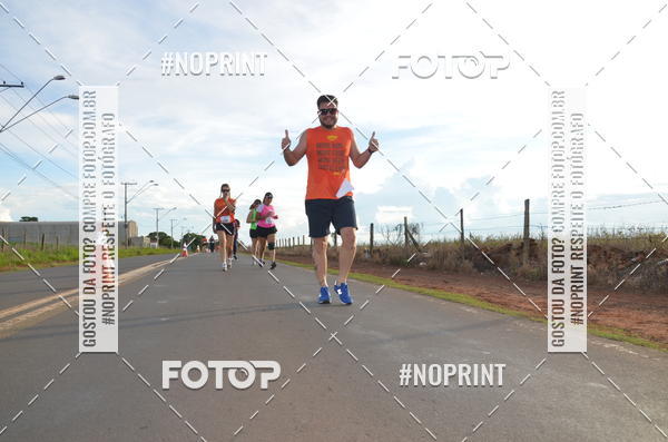 Buy your photos of the event1 Beer Run Expo guas on Fotop