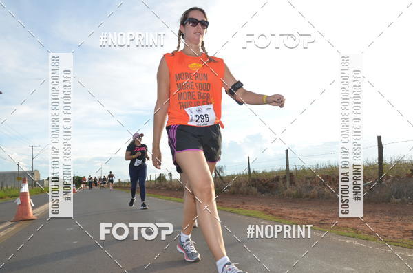 Buy your photos of the event1 Beer Run Expo guas on Fotop