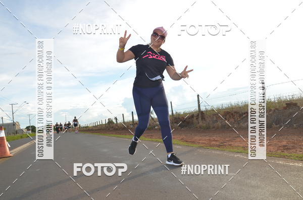 Buy your photos of the event1 Beer Run Expo guas on Fotop