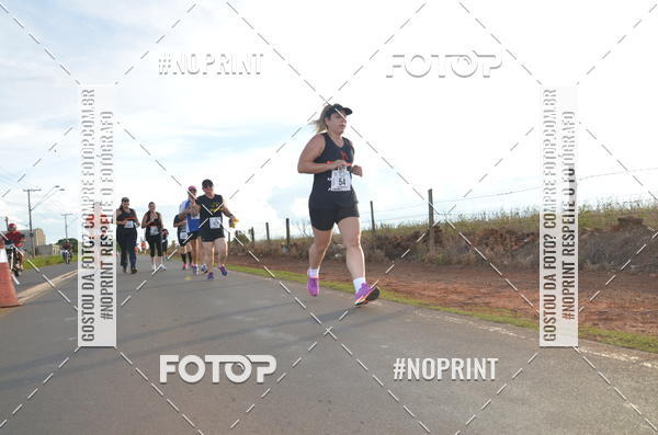 Buy your photos of the event1 Beer Run Expo guas on Fotop