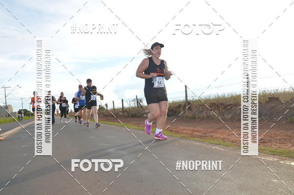 Buy your photos of the event1 Beer Run Expo guas on Fotop