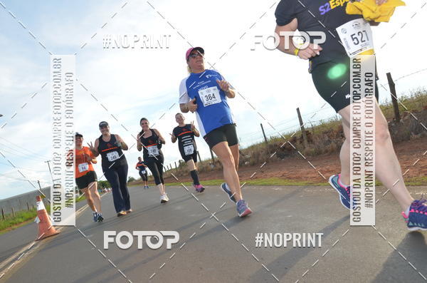 Buy your photos of the event1 Beer Run Expo guas on Fotop
