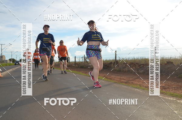 Buy your photos of the event1 Beer Run Expo guas on Fotop