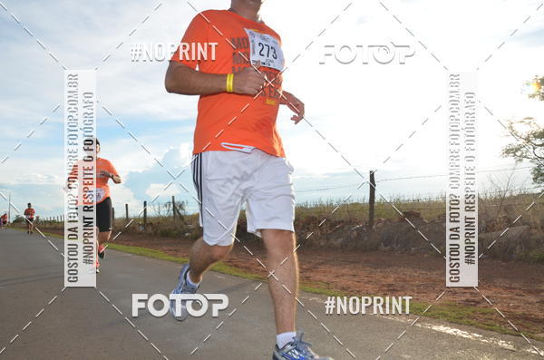 Buy your photos of the event1 Beer Run Expo guas on Fotop
