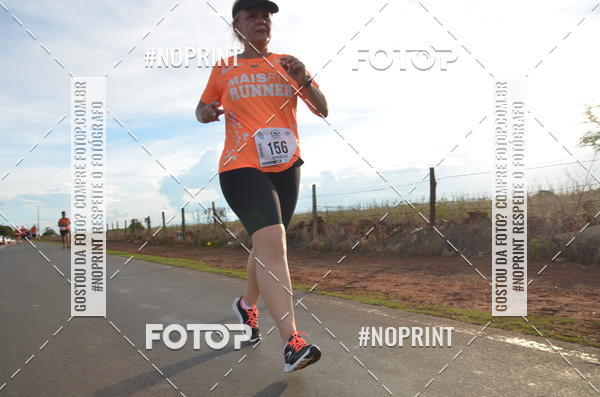 Buy your photos of the event1 Beer Run Expo guas on Fotop