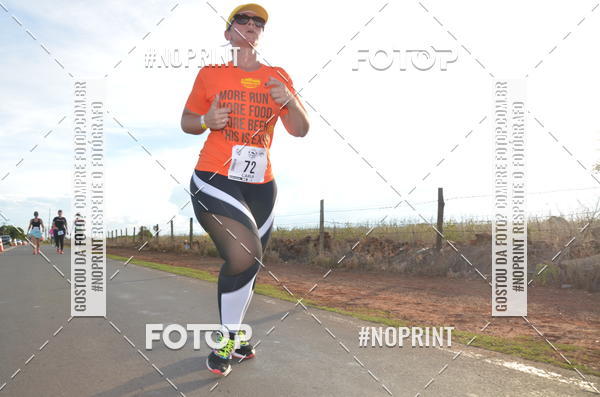 Buy your photos of the event1 Beer Run Expo guas on Fotop