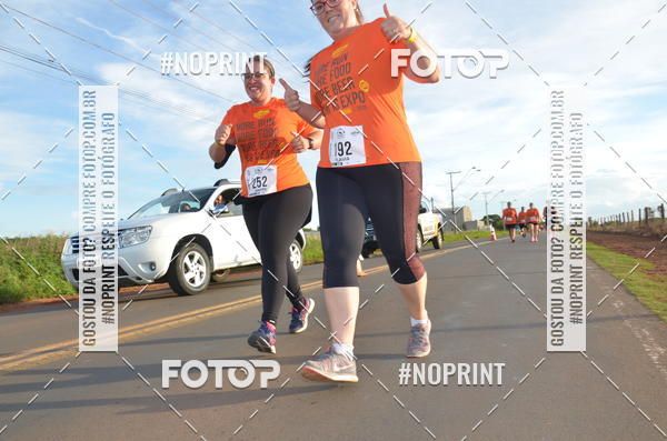 Buy your photos of the event1 Beer Run Expo guas on Fotop