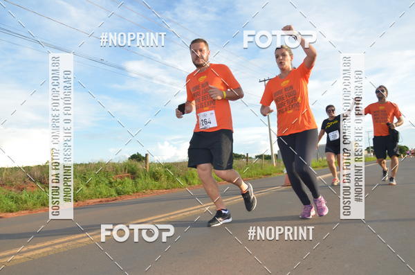 Buy your photos of the event1 Beer Run Expo guas on Fotop