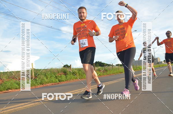 Buy your photos of the event1 Beer Run Expo guas on Fotop