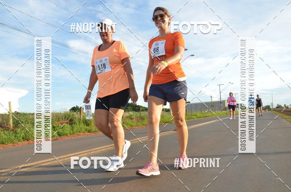 Buy your photos of the event1 Beer Run Expo guas on Fotop