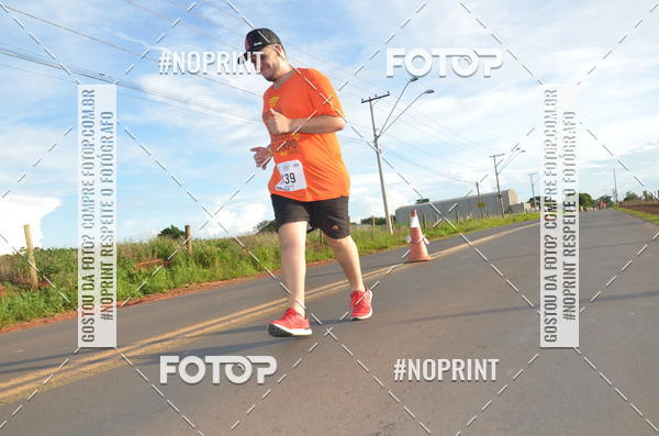 Buy your photos of the event1 Beer Run Expo guas on Fotop
