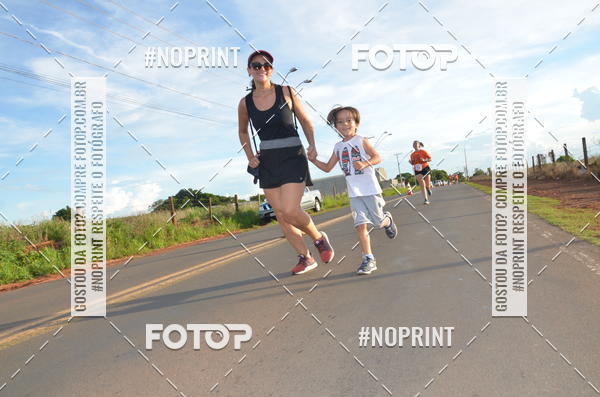 Buy your photos of the event1 Beer Run Expo guas on Fotop