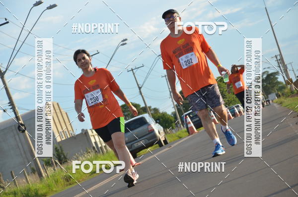 Buy your photos of the event1 Beer Run Expo guas on Fotop