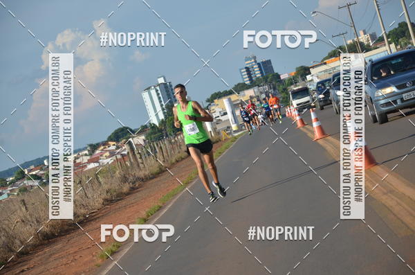 Buy your photos of the event1 Beer Run Expo guas on Fotop