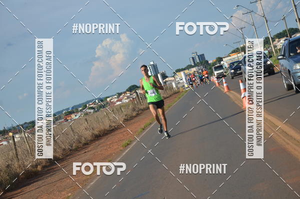 Buy your photos of the event1 Beer Run Expo guas on Fotop
