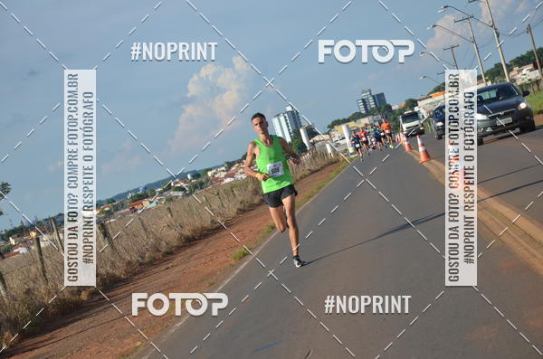 Buy your photos of the event1 Beer Run Expo guas on Fotop