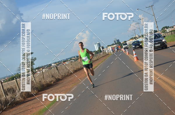 Buy your photos of the event1 Beer Run Expo guas on Fotop