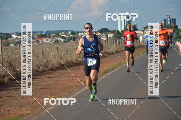 Buy your photos of the event1 Beer Run Expo guas on Fotop