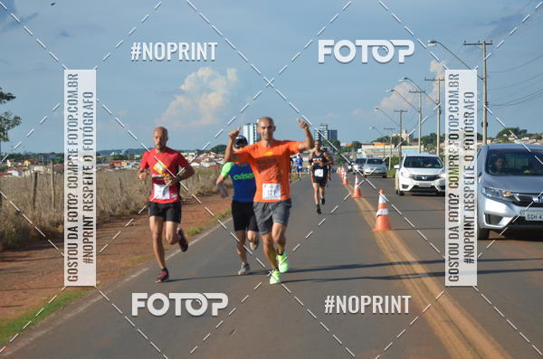 Buy your photos of the event1 Beer Run Expo guas on Fotop