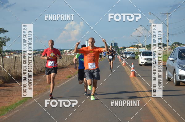 Buy your photos of the event1 Beer Run Expo guas on Fotop