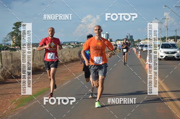Buy your photos of the event1 Beer Run Expo guas on Fotop