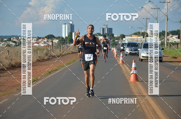 Buy your photos of the event1 Beer Run Expo guas on Fotop